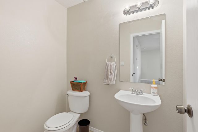 1020 Alexandra Street SW, Albuquerque, NM 87121