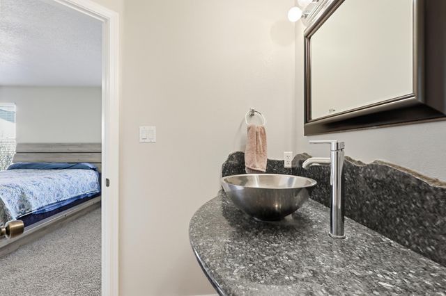 1020 Alexandra Street SW, Albuquerque, NM 87121