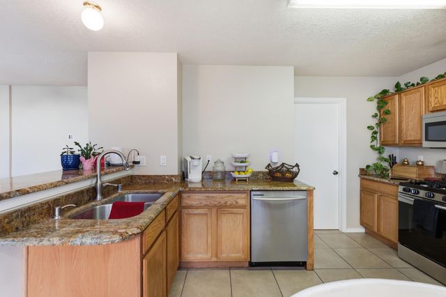 1020 Alexandra Street SW, Albuquerque, NM 87121