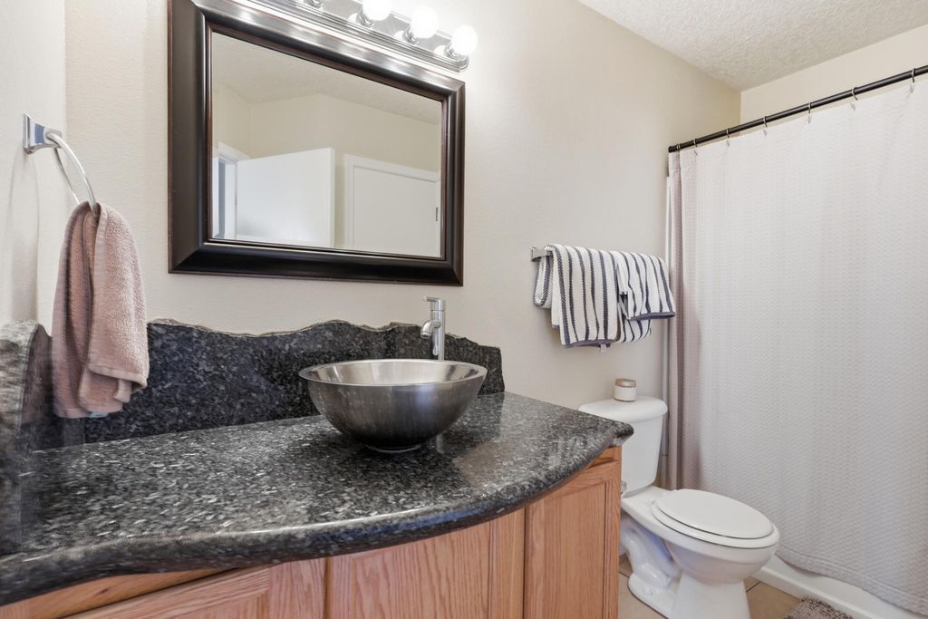 Image 24 of property listing at 1020 Alexandra Street SW, Albuquerque, NM 87121
