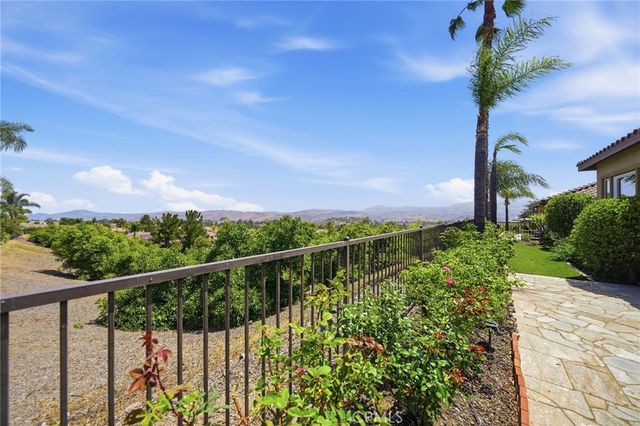 8784 Larkspur, Corona, CA 92883