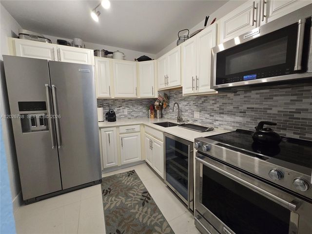 20379 W Country Club Dr 2531, Aventura, FL 33180