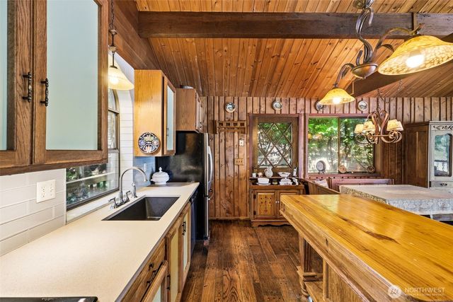 910 E Saint Andrews Drive, Shelton, WA 98584