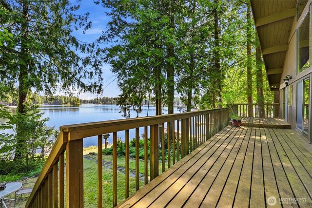 910 E Saint Andrews Drive, Shelton, WA 98584