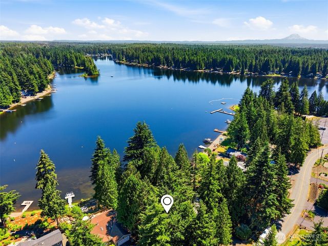 910 E Saint Andrews Drive, Shelton, WA 98584