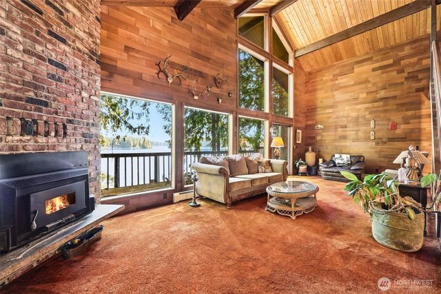 910 E Saint Andrews Drive, Shelton, WA 98584