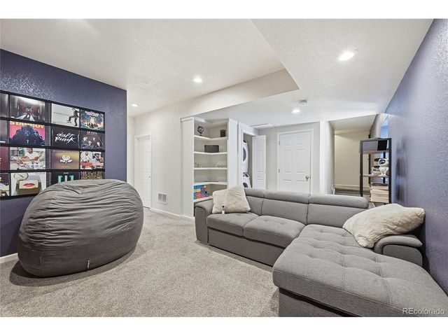 4860 S Picadilly Ct, Aurora, CO 80015