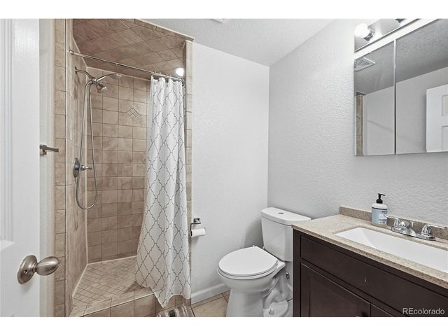 4860 S Picadilly Ct, Aurora, CO 80015