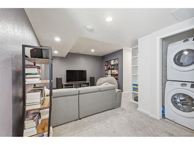 4860 S Picadilly Ct, Aurora, CO 80015