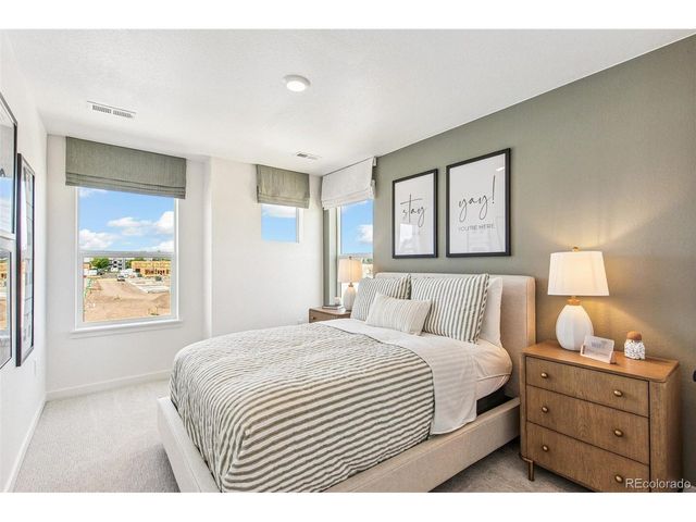 1357 S Chester St B, Denver, CO 80247