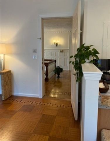 600 Washington St 5, Wellesley, MA 02482