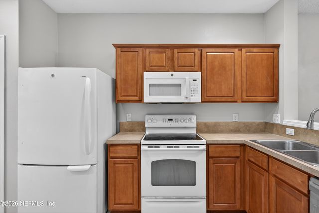 3551 PEBBLE PATH Lane, Jacksonville, FL 32224