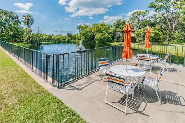 11162 KAPOK GRAND CIRCLE, Madeira Beach, FL 33708