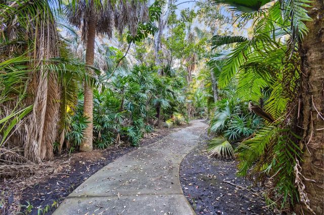 11162 KAPOK GRAND CIRCLE, Madeira Beach, FL 33708