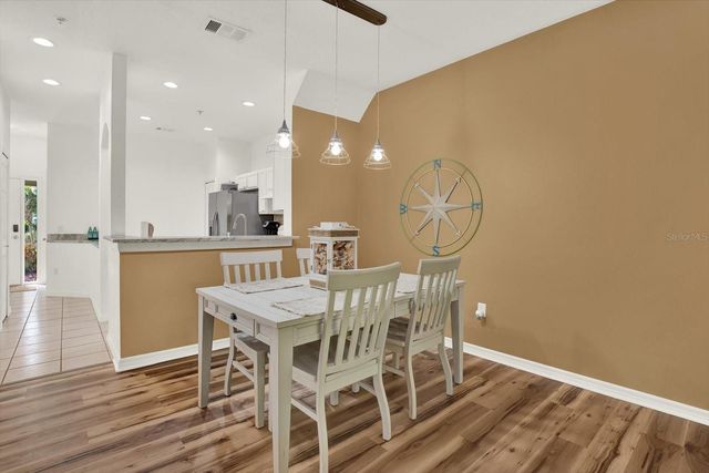 11162 KAPOK GRAND CIRCLE, Madeira Beach, FL 33708