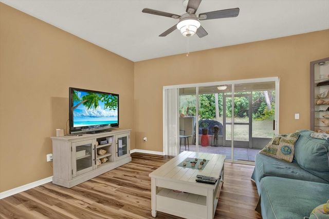 11162 KAPOK GRAND CIRCLE, Madeira Beach, FL 33708