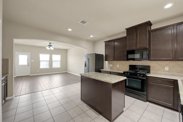 23302 E Pine Ivy Lane, Tomball, TX 77375