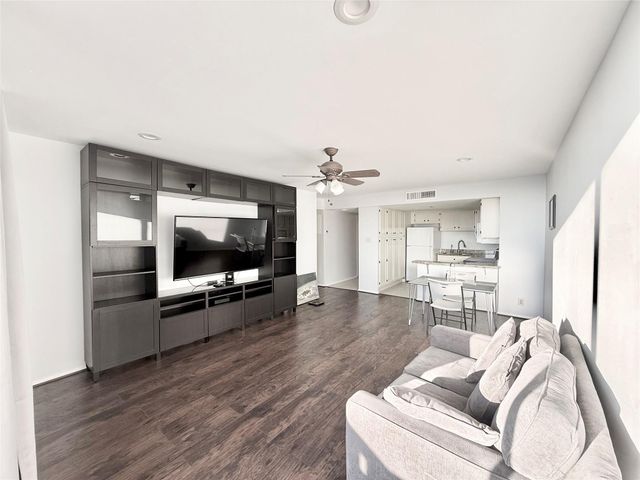 2016 Main Street 1914, Houston, TX 77002