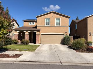 3728 E Kaweah Avenue, Visalia, CA 93292