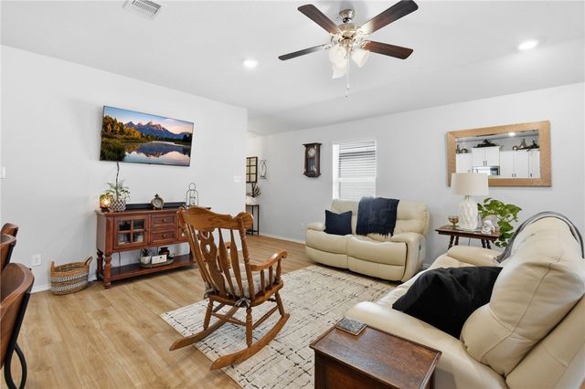 2425 Mulligan Lane, Navasota, TX 77868