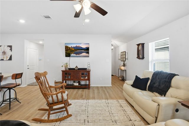 2425 Mulligan Lane, Navasota, TX 77868