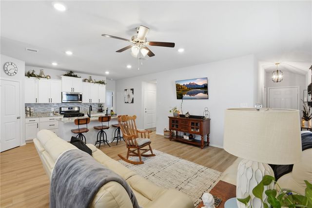 2425 Mulligan Lane, Navasota, TX 77868