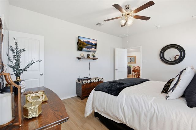 2425 Mulligan Lane, Navasota, TX 77868