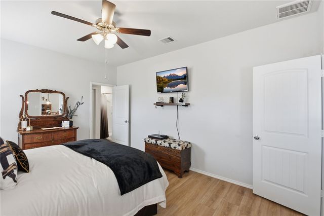 2425 Mulligan Lane, Navasota, TX 77868