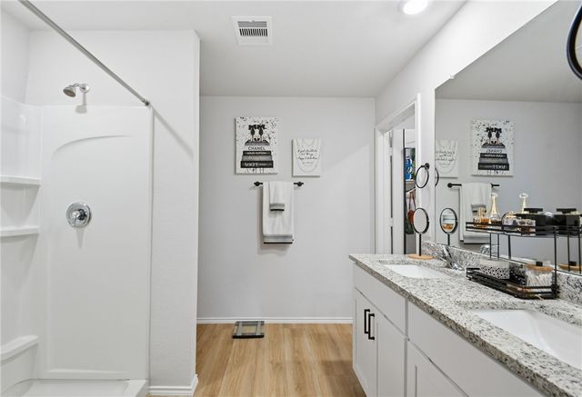 2425 Mulligan Lane, Navasota, TX 77868