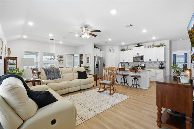 2425 Mulligan Lane, Navasota, TX 77868