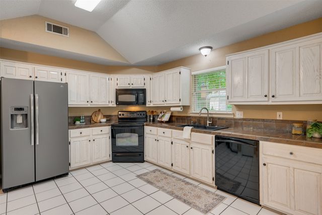 248 Butternut Lane, Powderly, TX 75473