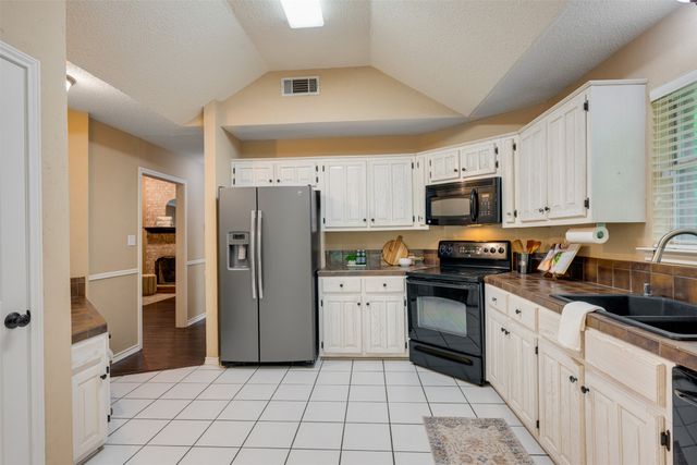 248 Butternut Lane, Powderly, TX 75473