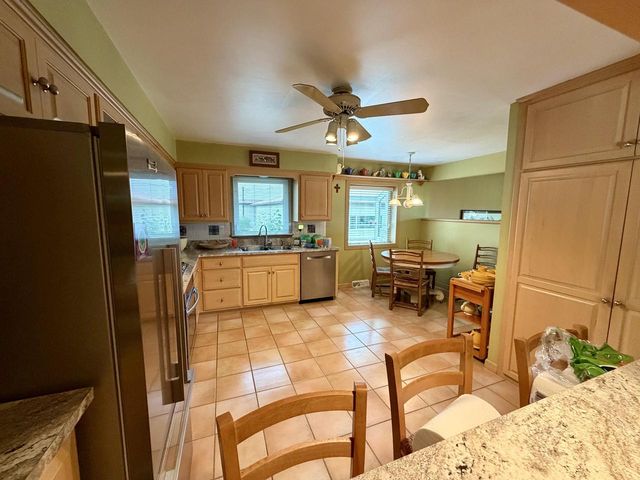 5219 S 7th STREET, Milwaukee, WI 53221