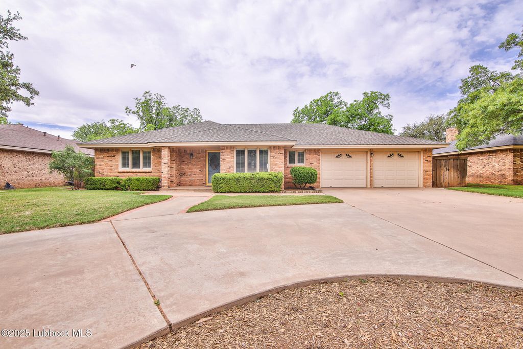 1804 E Hester Street, Brownfield, TX 79316