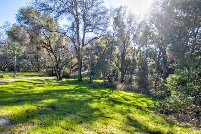 3900 Tawanka Rd, Somerset, CA 95684