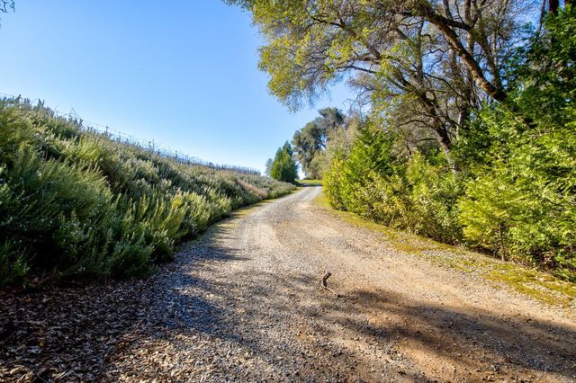 3900 Tawanka Rd, Somerset, CA 95684