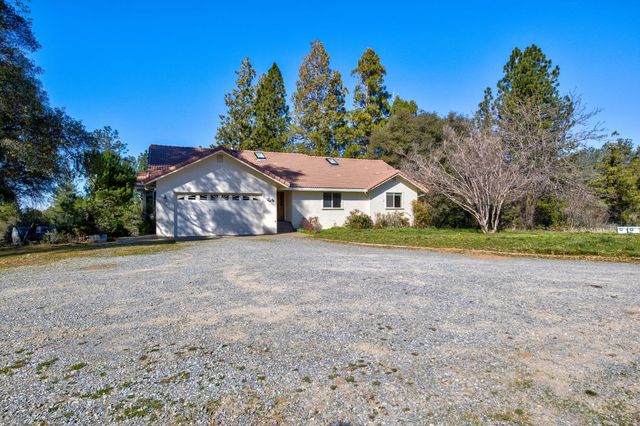 3900 Tawanka Rd, Somerset, CA 95684