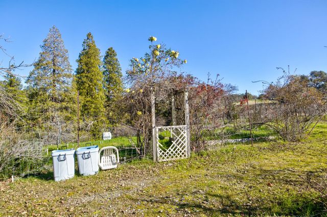 3900 Tawanka Rd, Somerset, CA 95684