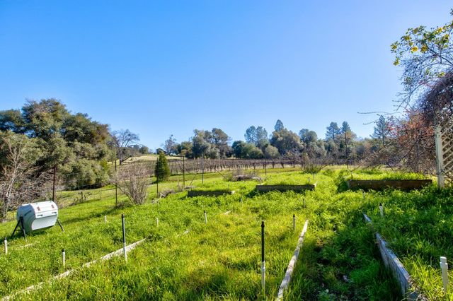 3900 Tawanka Rd, Somerset, CA 95684