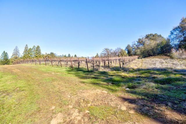 3900 Tawanka Rd, Somerset, CA 95684