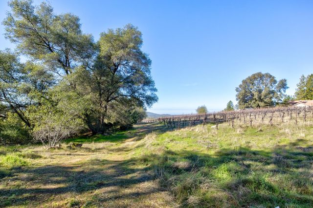 3900 Tawanka Rd, Somerset, CA 95684