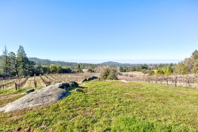 3900 Tawanka Rd, Somerset, CA 95684