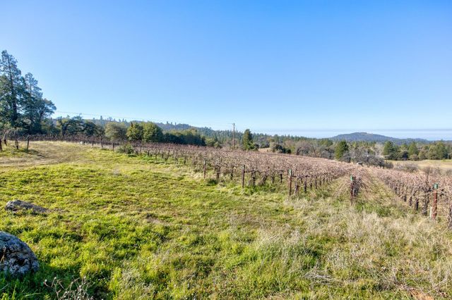 3900 Tawanka Rd, Somerset, CA 95684