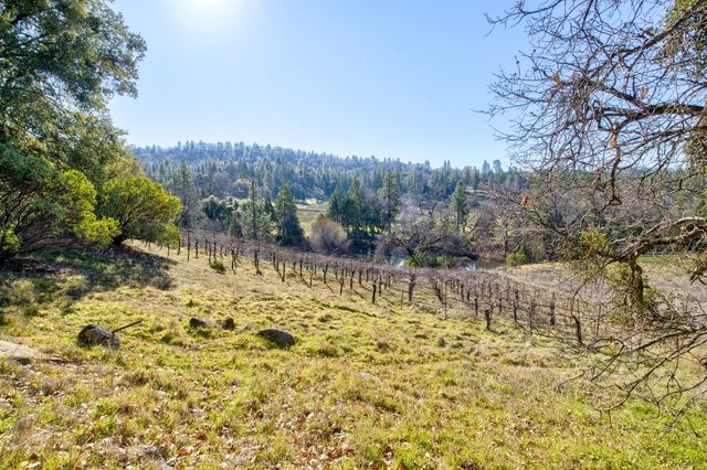 3900 Tawanka Rd, Somerset, CA 95684