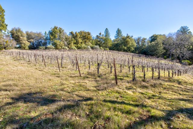 3900 Tawanka Rd, Somerset, CA 95684