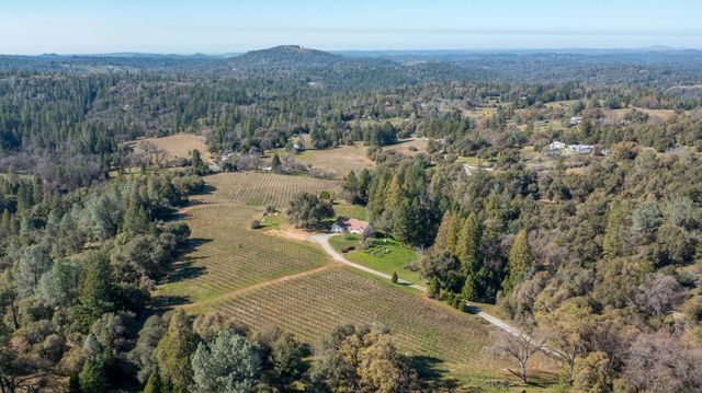 3900 Tawanka Rd, Somerset, CA 95684