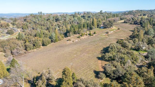 3900 Tawanka Rd, Somerset, CA 95684