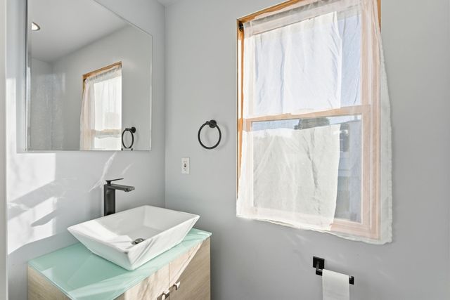 820 46th St., Oakland, CA 94608