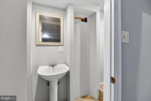 1748 YAKONA RD, Parkville, MD 21234