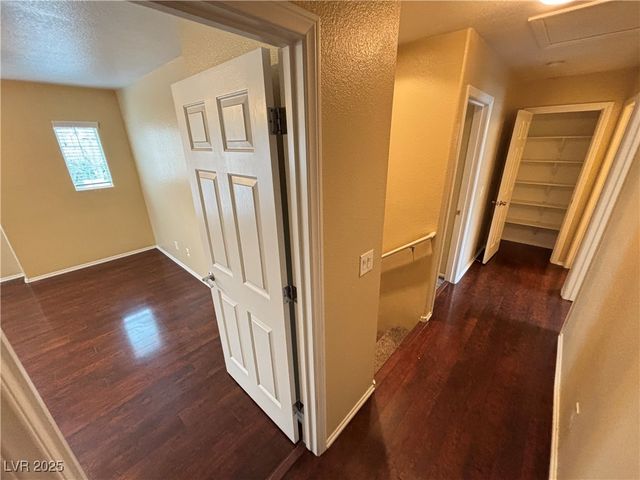 8949 Careful Canvas Avenue, Las Vegas, NV 89149